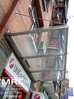 Light transparent canopy with metalic framework